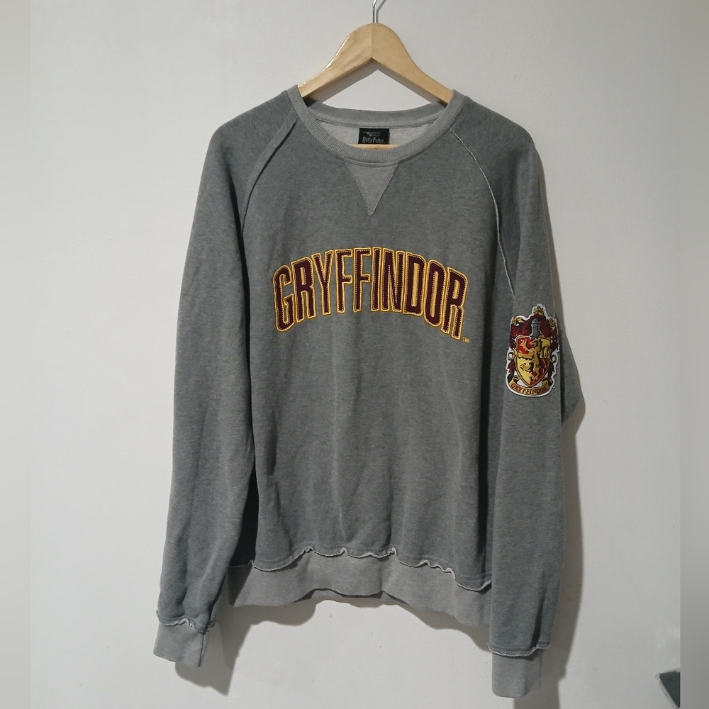 UNIVERSAL STUDIOS Wizarding World Harry Potter Gryffindor Sweatshirt Size:  XL